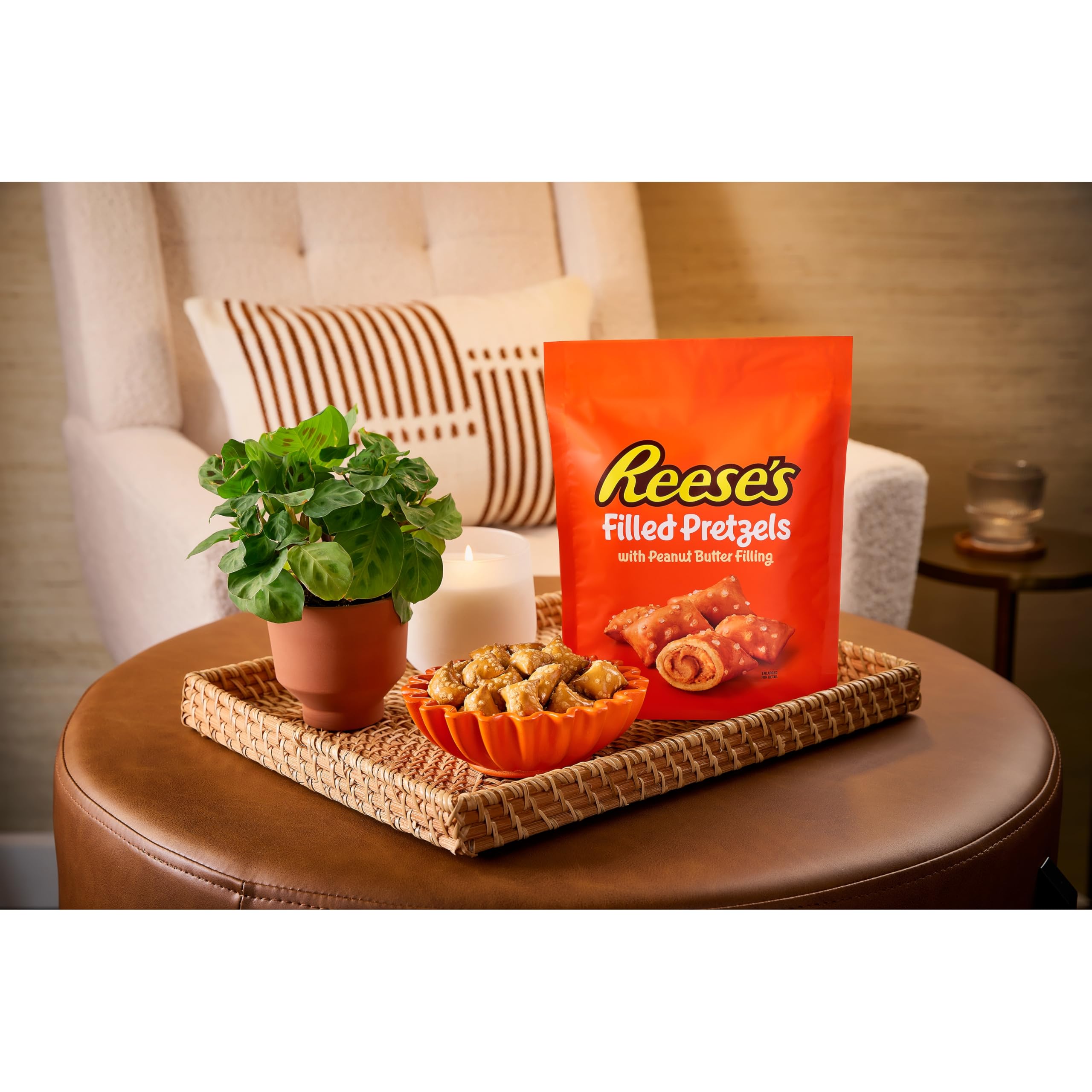 Reese's Pretzels rellenos, nuggets de pretzel de mantequilla de maní, crujientes, listos para comer, aperitivo dulce y salado, tarro de 18 onzas